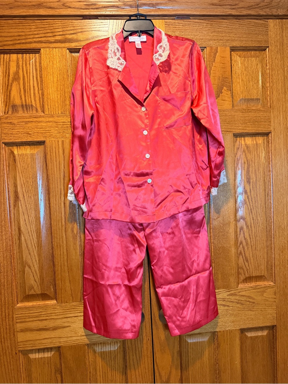Oscar de la Renta Sleepwear Fine Label Satin Lace-Trim Pajama Set